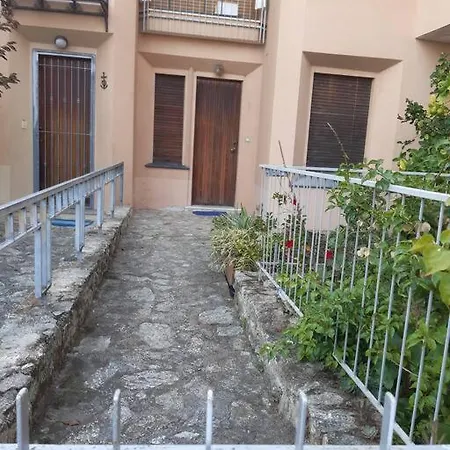 Casa Con Giardino: * Varazze