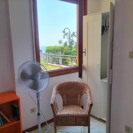 Casa Con Giardino: Hébergement de vacances *