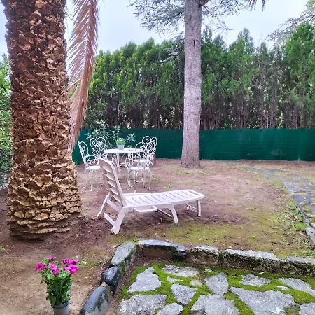 Casa Con Giardino: Hébergement de vacances Varazze
