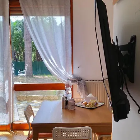 Casa Con Giardino: Hébergement de vacances *