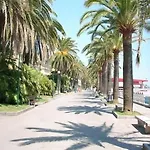 Casa Con Giardino: בית נופש ואראצה