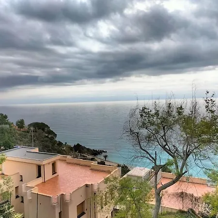 Casa Con Giardino: 瓦拉泽