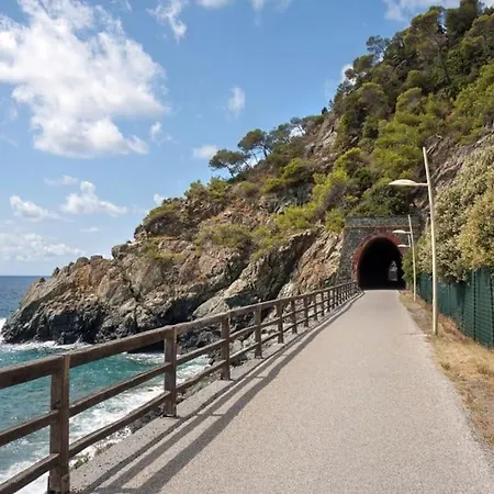 Casa Con Giardino: Casa de Férias Varazze
