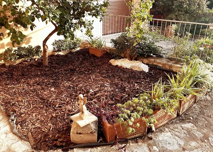 Casa Con Giardino: Vakantiehuis Varazze