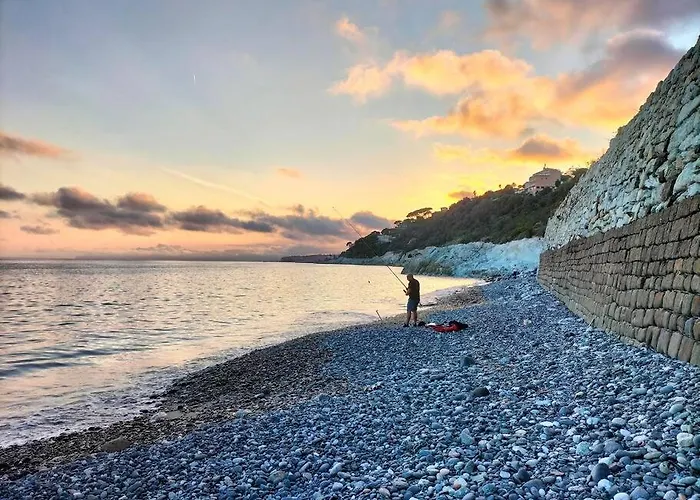 Casa Con Giardino: * 瓦拉泽