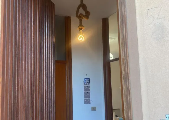 Casa Con Giardino: 度假居 瓦拉泽